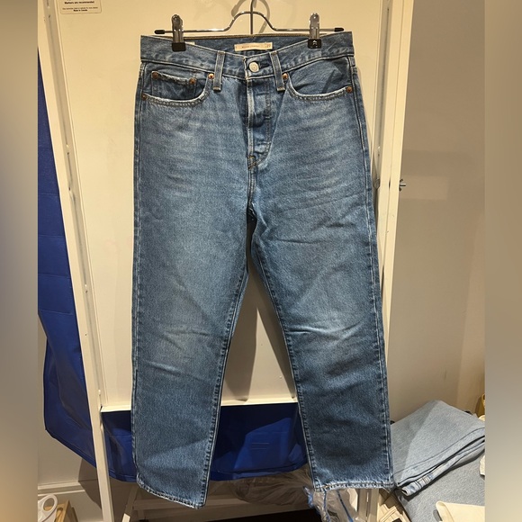 Levi’s Wedgie Straight Jeans - Picture 1 of 3